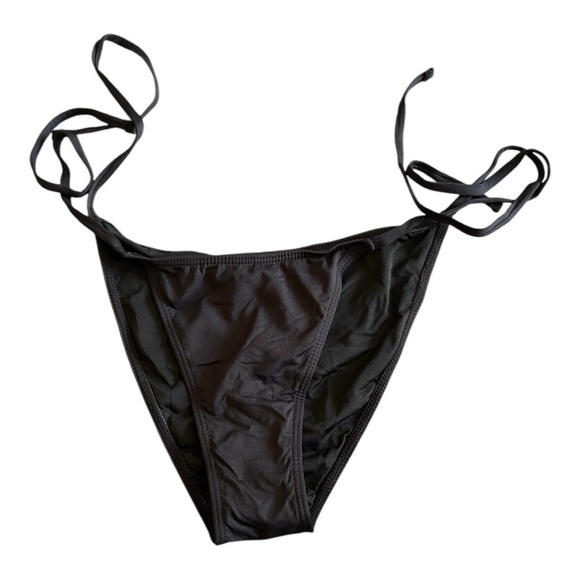 PINUP FASHION Triangle Bikini Set - Picture 9 of 17